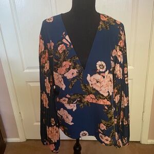 NWT Leith v neck floral blouse